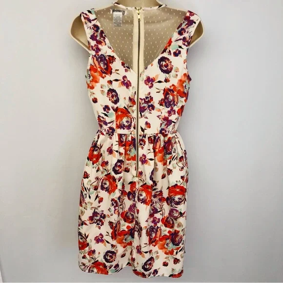 Pinky Floral and Lace Sleeveless Dress - Picture 15 of 16